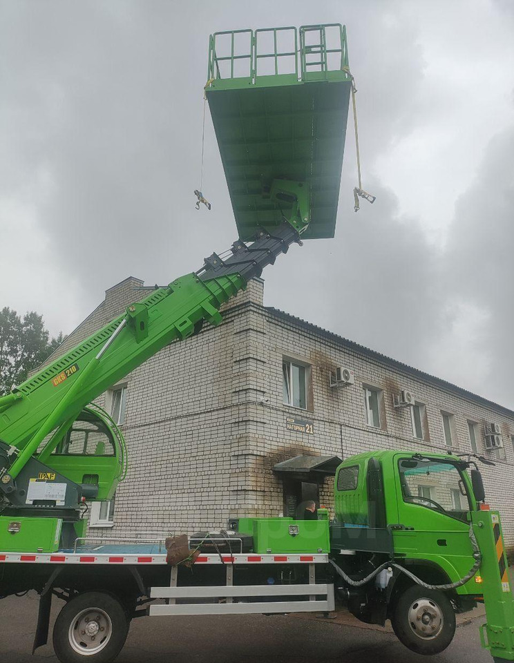 Новый Грузовик с подъемником Isuzu Elf: фото 11