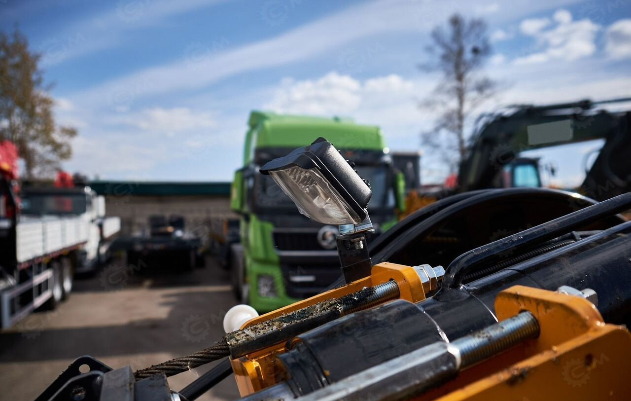 Новый Грузовик с подъемником Isuzu Elf: фото 36