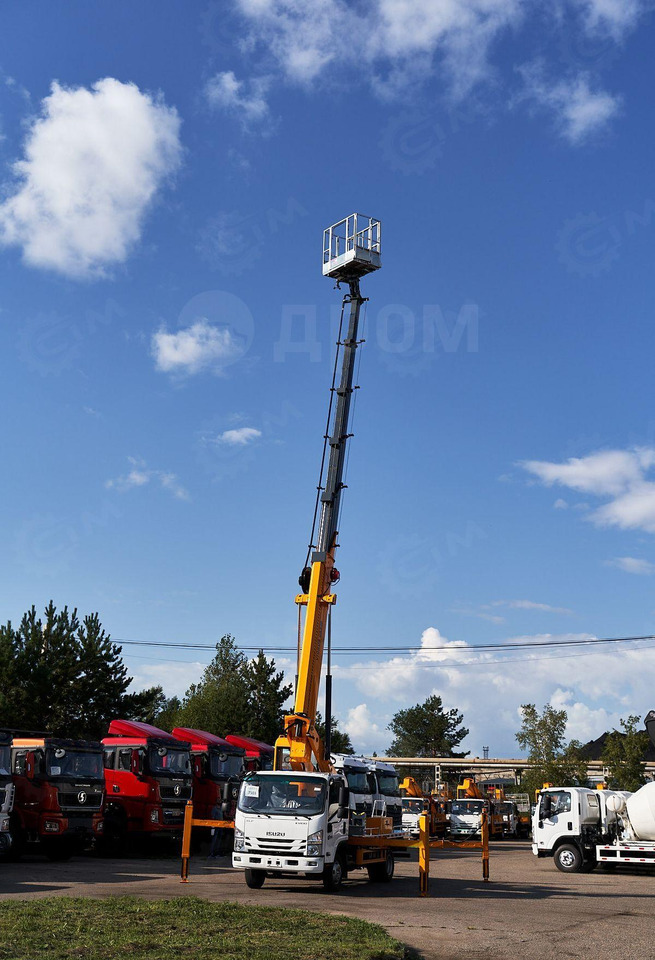 Isuzu Elf - Грузовик с подъемником: фото 3 Isuzu Elf - Грузовик с подъемником: фото 3