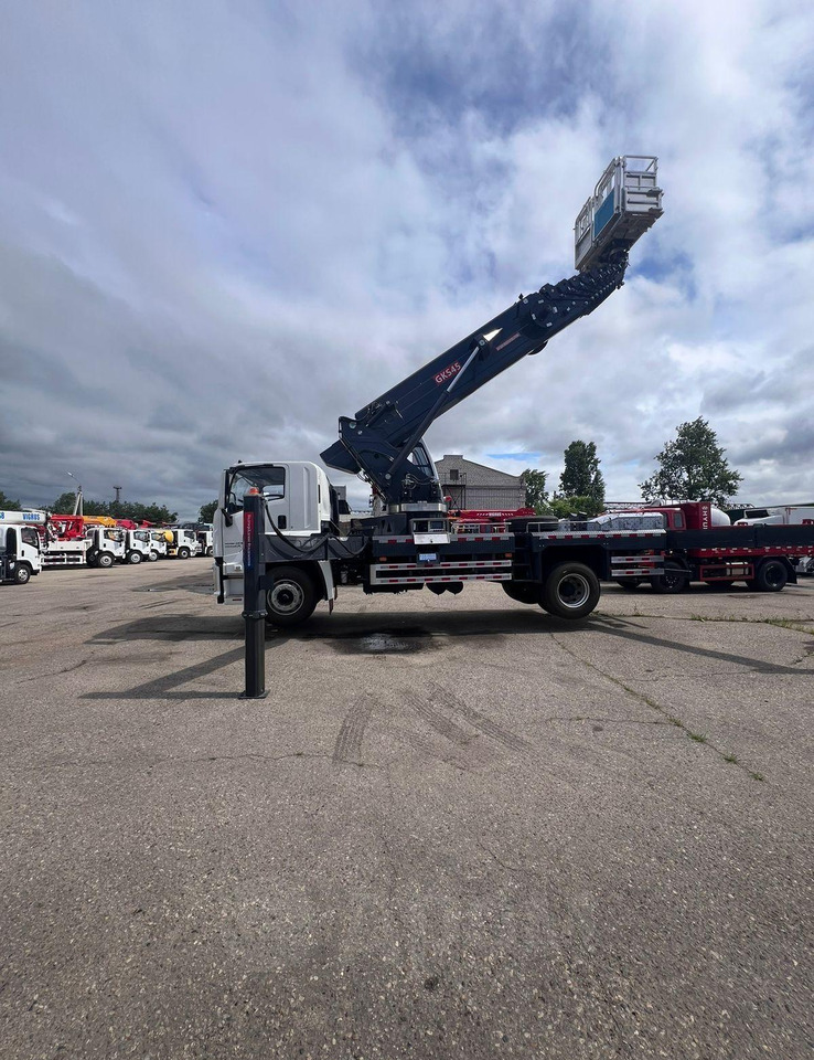 Isuzu Giga - Грузовик с подъемником: фото 5 Isuzu Giga - Грузовик с подъемником: фото 5