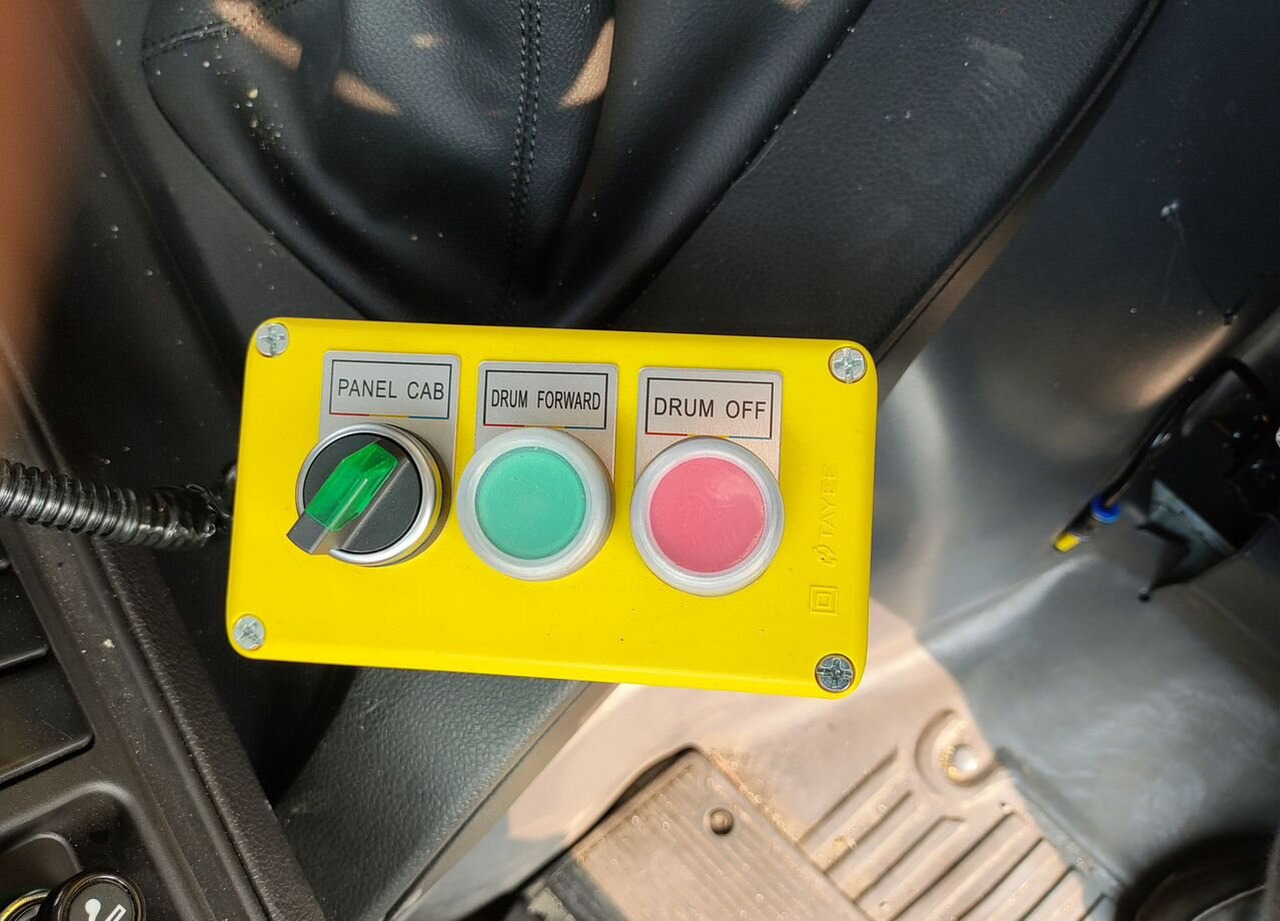 Isuzu Giga - Автобетононасос-смеситель: фото 4 Isuzu Giga - Автобетононасос-смеситель: фото 4