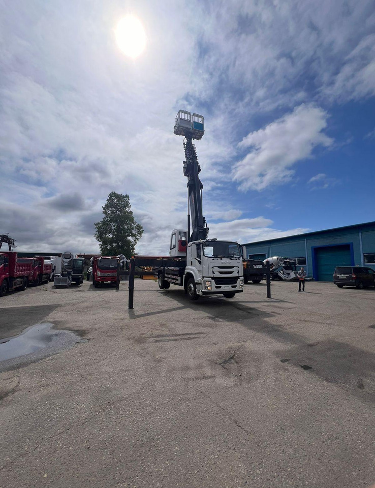 Новый Грузовик с подъемником Isuzu Giga: фото 8