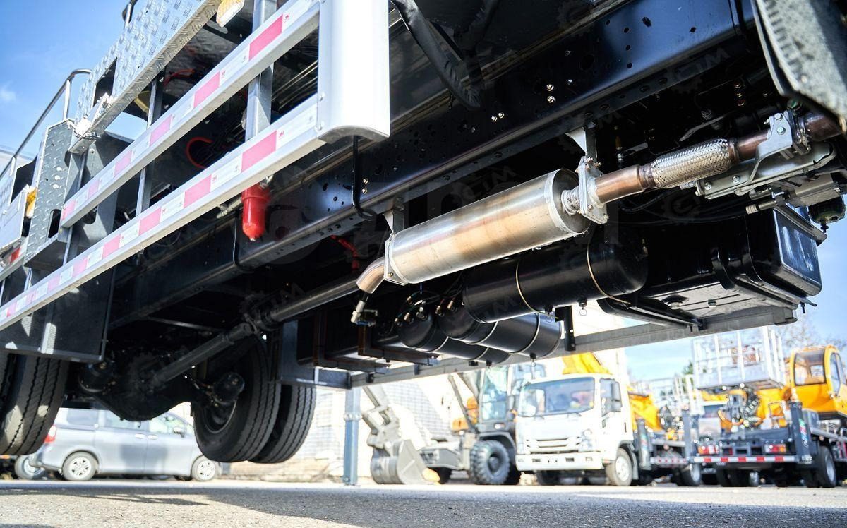 Новый Грузовик с подъемником Isuzu Giga: фото 14