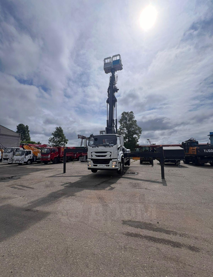 Isuzu Giga - Грузовик с подъемником: фото 3 Isuzu Giga - Грузовик с подъемником: фото 3