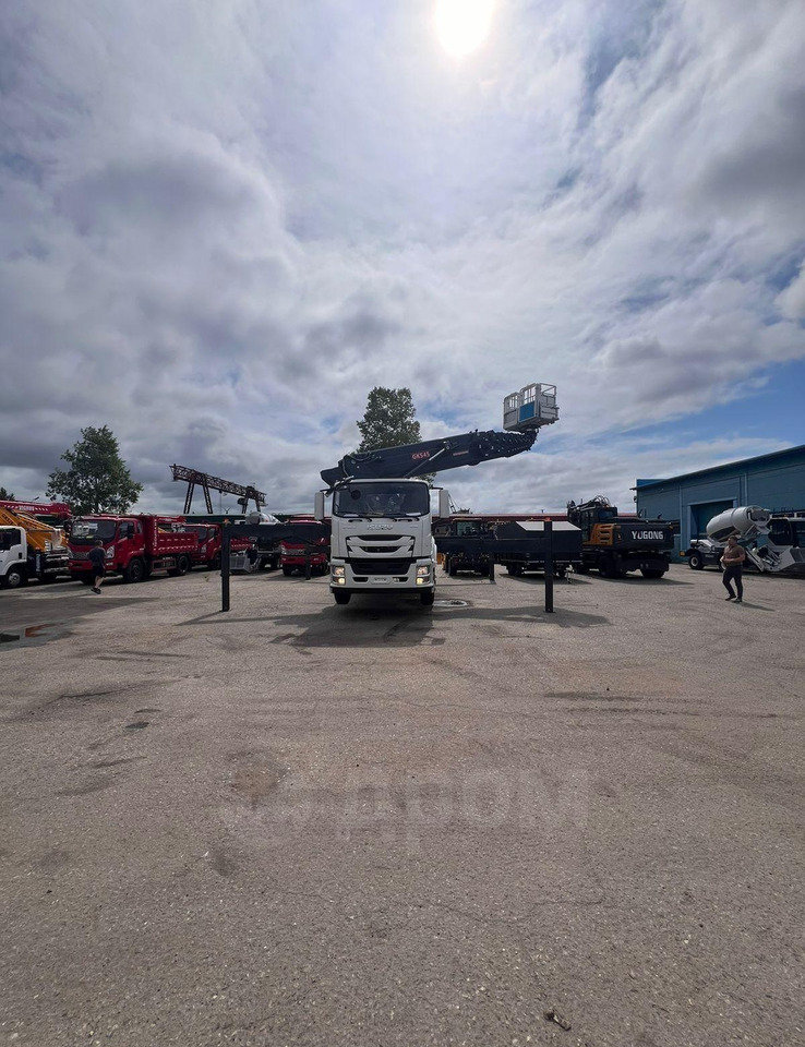 Новый Грузовик с подъемником Isuzu Giga: фото 17