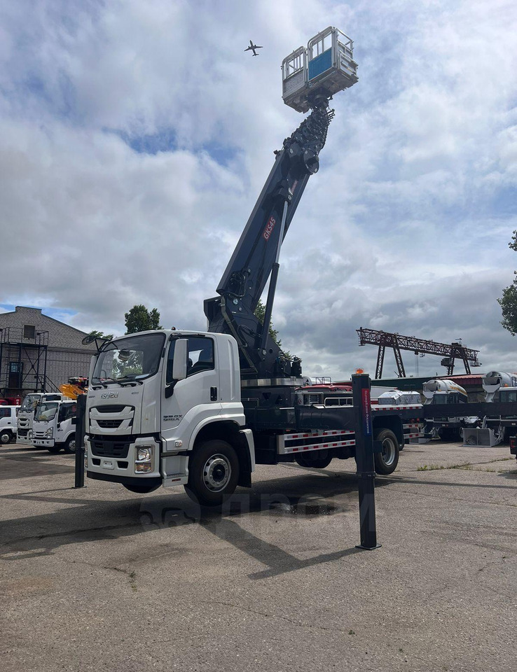 Isuzu Giga - Грузовик с подъемником: фото 1 Isuzu Giga - Грузовик с подъемником: фото 1