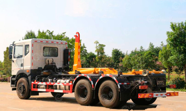 Крюковой погрузчик (мультилифт) на шасси ISUZU 6x4 дв 279kw гп 25 тонн - Крюковой мультилифт: фото 1 Крюковой погрузчик (мультилифт) на шасси ISUZU 6x4 дв 279kw гп 25 тонн - Крюковой мультилифт: фото 1