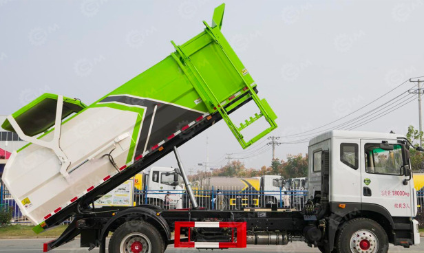 Мусоровоз на шасси ISUZU 4x2 дв 151Kw гп 9т объем 20м3 боковая загрузка - Мусоровоз: фото 1 Мусоровоз на шасси ISUZU 4x2 дв 151Kw гп 9т объем 20м3 боковая загрузка - Мусоровоз: фото 1