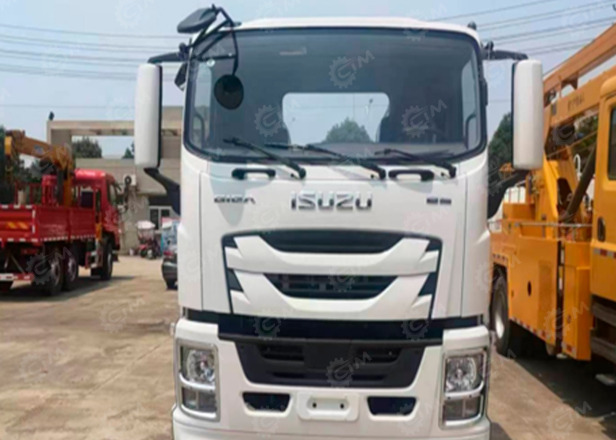 Мусоровоз на шасси ISUZU 4x2 дв 279Kw гп 11т объем 18м3 - Мусоровоз: фото 1 Мусоровоз на шасси ISUZU 4x2 дв 279Kw гп 11т объем 18м3 - Мусоровоз: фото 1