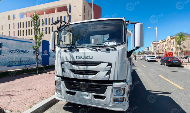 Самосвал ISUZU 4х2 дв 151kw гп 8 тонн кузов 6500х2300х900 - Самосвал: фото 1 Самосвал ISUZU 4х2 дв 151kw гп 8 тонн кузов 6500х2300х900 - Самосвал: фото 1
