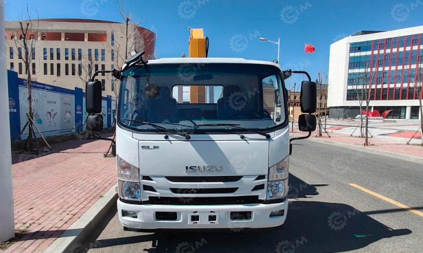 Самосвал ISUZU 4х4 дв 139kw гп 7т, длина борта 6 м, кму UNIC URV505 гп 5т, 5 секций, стрела 13, - Самосвал: фото 1 Самосвал ISUZU 4х4 дв 139kw гп 7т, длина борта 6 м, кму UNIC URV505 гп 5т, 5 секций, стрела 13, - Самосвал: фото 1