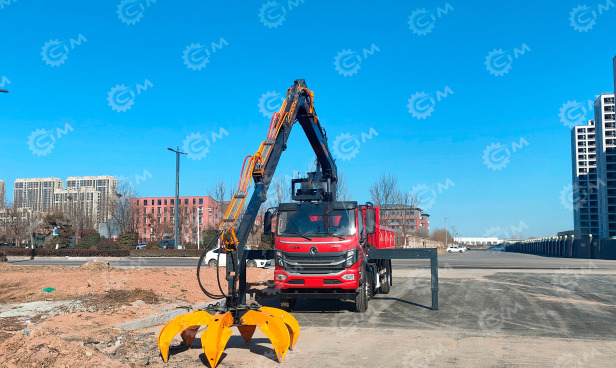 Самосвал ломовоз ISUZU 4х2 дв 151kw гп 6т с гидравлическим кму ZG8800 с грейферным захватом гп - Самосвал: фото 1 Самосвал ломовоз ISUZU 4х2 дв 151kw гп 6т с гидравлическим кму ZG8800 с грейферным захватом гп - Самосвал: фото 1