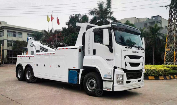 Тяжелый эвакуатор ISUZU 6x4 дв 382Kw гп 30 тонн без поворотного крана - Эвакуатор: фото 1 Тяжелый эвакуатор ISUZU 6x4 дв 382Kw гп 30 тонн без поворотного крана - Эвакуатор: фото 1