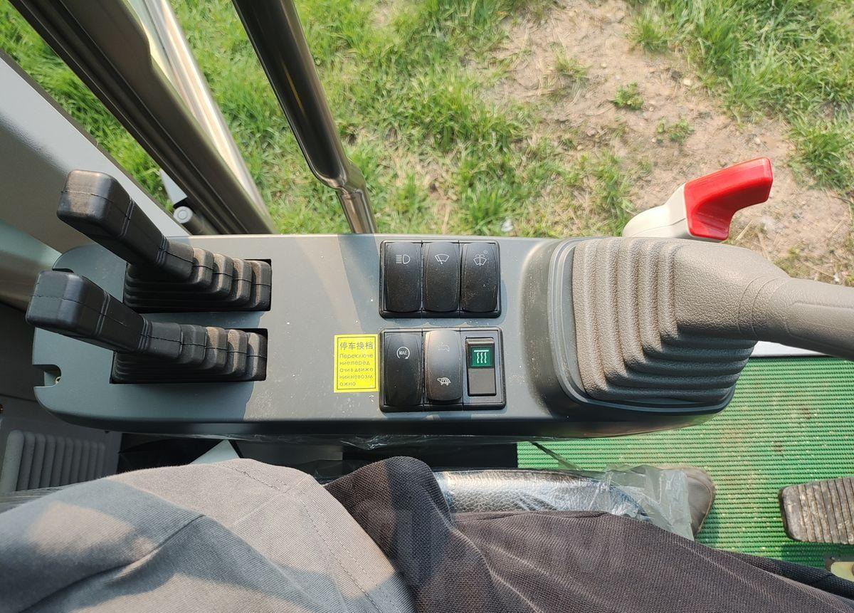 Новый Колёсный экскаватор Yugong YG160: фото 16 Новый Колёсный экскаватор Yugong YG160: фото 16