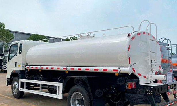 Автоцистерна на шасси ISUZU 4х2 дв 151kw цистерна 6м3. Назначение-перевозка воды - Грузовик-цистерна: фото 1 Автоцистерна на шасси ISUZU 4х2 дв 151kw цистерна 6м3. Назначение-перевозка воды - Грузовик-цистерна: фото 1