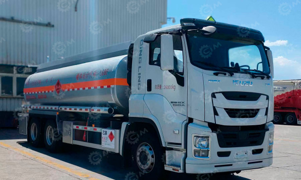 Бензовоз на шасси ISUZU 6х4 дв 309 kw бочка 20м3 алюминиевая 5 отсеков - Грузовик-цистерна: фото 1 Бензовоз на шасси ISUZU 6х4 дв 309 kw бочка 20м3 алюминиевая 5 отсеков - Грузовик-цистерна: фото 1