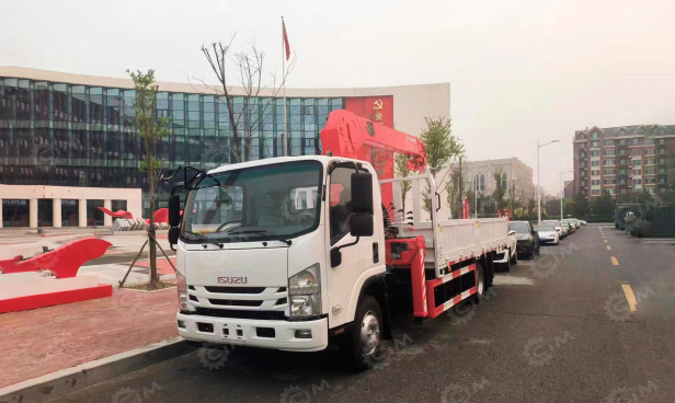 Бортовой грузовик ISUZU 4x2 дв 139kw гп 6 тонн c кму UNIC URV505 гп 5т, 5 секций, стрела 13,14 - Грузовик бортовой/ Платформа: фото 1 Бортовой грузовик ISUZU 4x2 дв 139kw гп 6 тонн c кму UNIC URV505 гп 5т, 5 секций, стрела 13,14 - Грузовик бортовой/ Платформа: фото 1