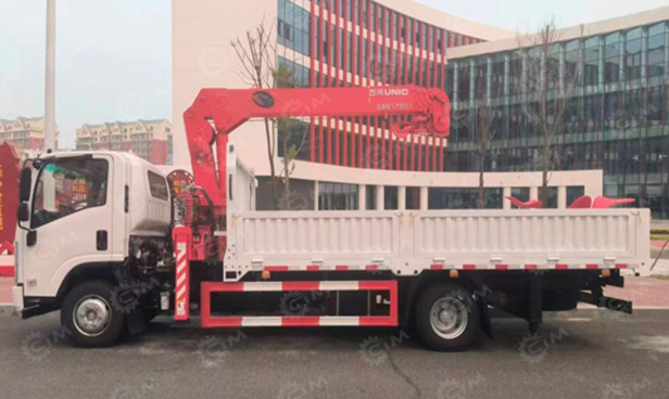 Бортовой грузовик ISUZU 4x2 дв 139kw гп 6 тонн c кму UNIC URV505 гп 5т 5 секций стрела 13,38 м - Грузовик бортовой/ Платформа: фото 1 Бортовой грузовик ISUZU 4x2 дв 139kw гп 6 тонн c кму UNIC URV505 гп 5т 5 секций стрела 13,38 м - Грузовик бортовой/ Платформа: фото 1