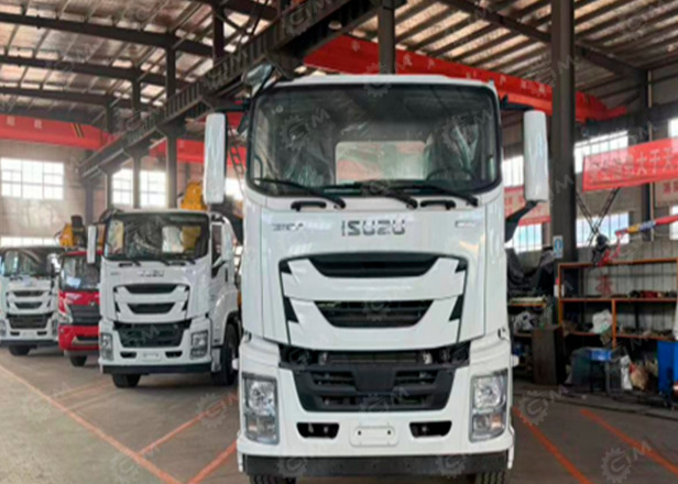 Бортовой грузовик ISUZU 4x2 дв 177kw гп 8 тонн c кму CHANG XING SQS100-4 гп 4 тонны 4 секции - Грузовик бортовой/ Платформа: фото 1 Бортовой грузовик ISUZU 4x2 дв 177kw гп 8 тонн c кму CHANG XING SQS100-4 гп 4 тонны 4 секции - Грузовик бортовой/ Платформа: фото 1