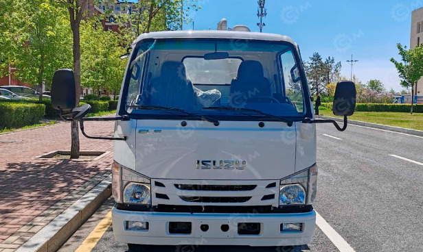 Бортовой грузовик ISUZU 4x2 дв 94 kw гп 2т тонны с кму XCMG SQ2SK2Q гп 2,1т. 3 секции стрела 7 - Грузовик бортовой/ Платформа: фото 1 Бортовой грузовик ISUZU 4x2 дв 94 kw гп 2т тонны с кму XCMG SQ2SK2Q гп 2,1т. 3 секции стрела 7 - Грузовик бортовой/ Платформа: фото 1