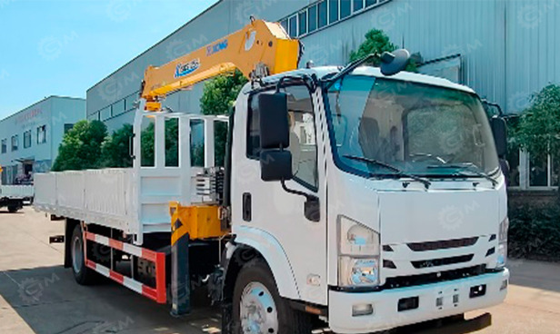 Бортовой грузовик ISUZU 4x4 дв 151kw гп 6 тонн, кабина ELF с КМУ XCMG SQS125 гп 5т, 4 секции, - Грузовик бортовой/ Платформа: фото 1 Бортовой грузовик ISUZU 4x4 дв 151kw гп 6 тонн, кабина ELF с КМУ XCMG SQS125 гп 5т, 4 секции, - Грузовик бортовой/ Платформа: фото 1