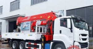 Бортовой грузовик ISUZU 6x4 дв 221kw гп 10 тонн c кму CX SQS200-5 гп 8 тонн 4 секции, стрела 14 - Грузовик бортовой/ Платформа: фото 1 Бортовой грузовик ISUZU 6x4 дв 221kw гп 10 тонн c кму CX SQS200-5 гп 8 тонн 4 секции, стрела 14 - Грузовик бортовой/ Платформа: фото 1