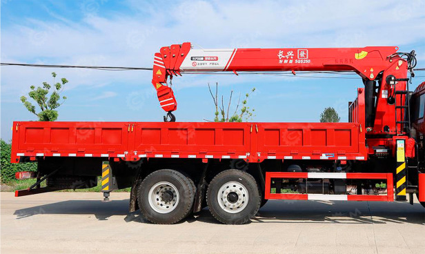 Бортовой грузовик ISUZU 6x4 дв 279kw c кму WANBANG SQS250-6 гп 10 тонн стрела 20м кузов 7500х24 - Грузовик бортовой/ Платформа: фото 1 Бортовой грузовик ISUZU 6x4 дв 279kw c кму WANBANG SQS250-6 гп 10 тонн стрела 20м кузов 7500х24 - Грузовик бортовой/ Платформа: фото 1