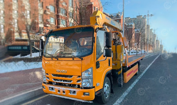 Эвакуатор на шасси ISUZU 4x2 дв 139kw Elf P700 с КМУ XCMG SQS125-4 гп 5т сдвижная платформа бри - Эвакуатор: фото 1 Эвакуатор на шасси ISUZU 4x2 дв 139kw Elf P700 с КМУ XCMG SQS125-4 гп 5т сдвижная платформа бри - Эвакуатор: фото 1