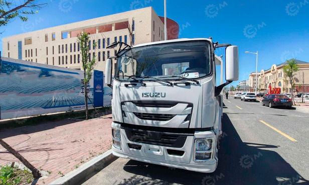 Эвакуатор на шасси ISUZU 4x2 дв 151kw гп 8т GIGA платформа сдвижная кму XCMG SQS125-4 гп 5т леб - Эвакуатор: фото 1 Эвакуатор на шасси ISUZU 4x2 дв 151kw гп 8т GIGA платформа сдвижная кму XCMG SQS125-4 гп 5т леб - Эвакуатор: фото 1