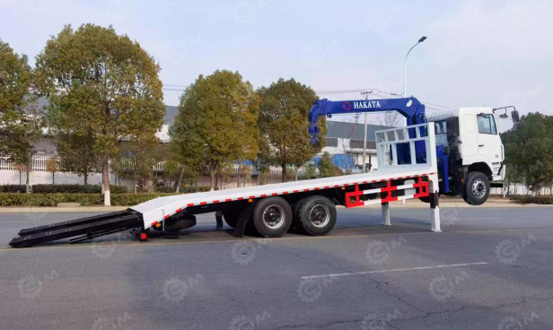 Эвакуатор на шасси ISUZU 8x4 дв 221Kw c КМУ CHANG XING SQS125-4 гп 5т, сходни механические, с п - Эвакуатор: фото 1 Эвакуатор на шасси ISUZU 8x4 дв 221Kw c КМУ CHANG XING SQS125-4 гп 5т, сходни механические, с п - Эвакуатор: фото 1