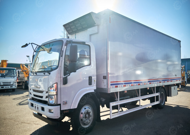 Рефрижератор Фургон рефрижератор на шасси ISUZU 4х2 дв 139kw гп 7 тонн (фургон 6800х2300х2100, холодильная у: фото 1