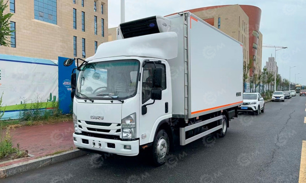 Фургон рефрижератор на шасси ISUZU 4x2 дв 139kw гп 6т со спальником фургон 6200х2400х2100 холод - Рефрижератор: фото 1 Фургон рефрижератор на шасси ISUZU 4x2 дв 139kw гп 6т со спальником фургон 6200х2400х2100 холод - Рефрижератор: фото 1