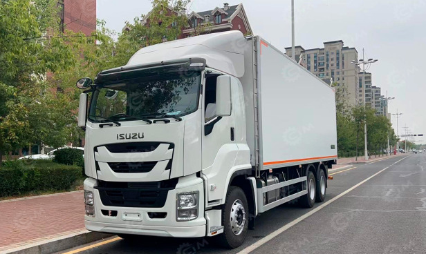 Фургон рефрижератор на шасси ISUZU 6x4 дв 221kw гп 14 тонн (фургон 9100х2400х2500) холодильная - Рефрижератор: фото 1 Фургон рефрижератор на шасси ISUZU 6x4 дв 221kw гп 14 тонн (фургон 9100х2400х2500) холодильная - Рефрижератор: фото 1