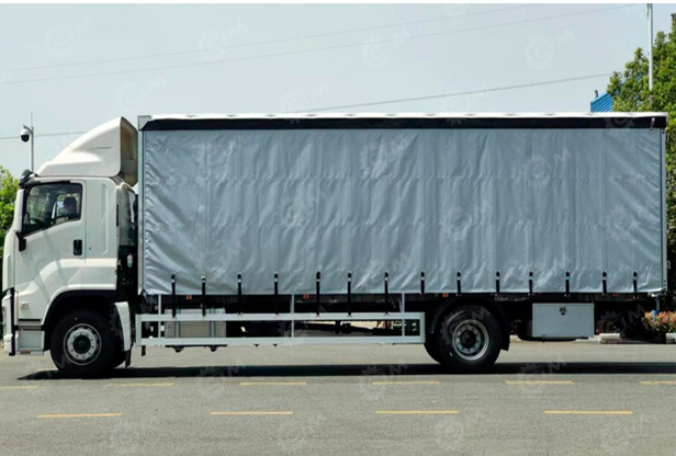 Фургон шторный на шасси ISUZU 4x2 дв 177kw гп 9т кабина GIGA, фургон 9000х2450х2500(алюминиевый - Тентованный грузовик: фото 1 Фургон шторный на шасси ISUZU 4x2 дв 177kw гп 9т кабина GIGA, фургон 9000х2450х2500(алюминиевый - Тентованный грузовик: фото 1