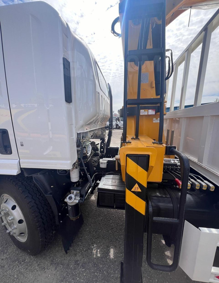 Новый Грузовик бортовой/ Платформа, Автоманипулятор Isuzu 700P: фото 10