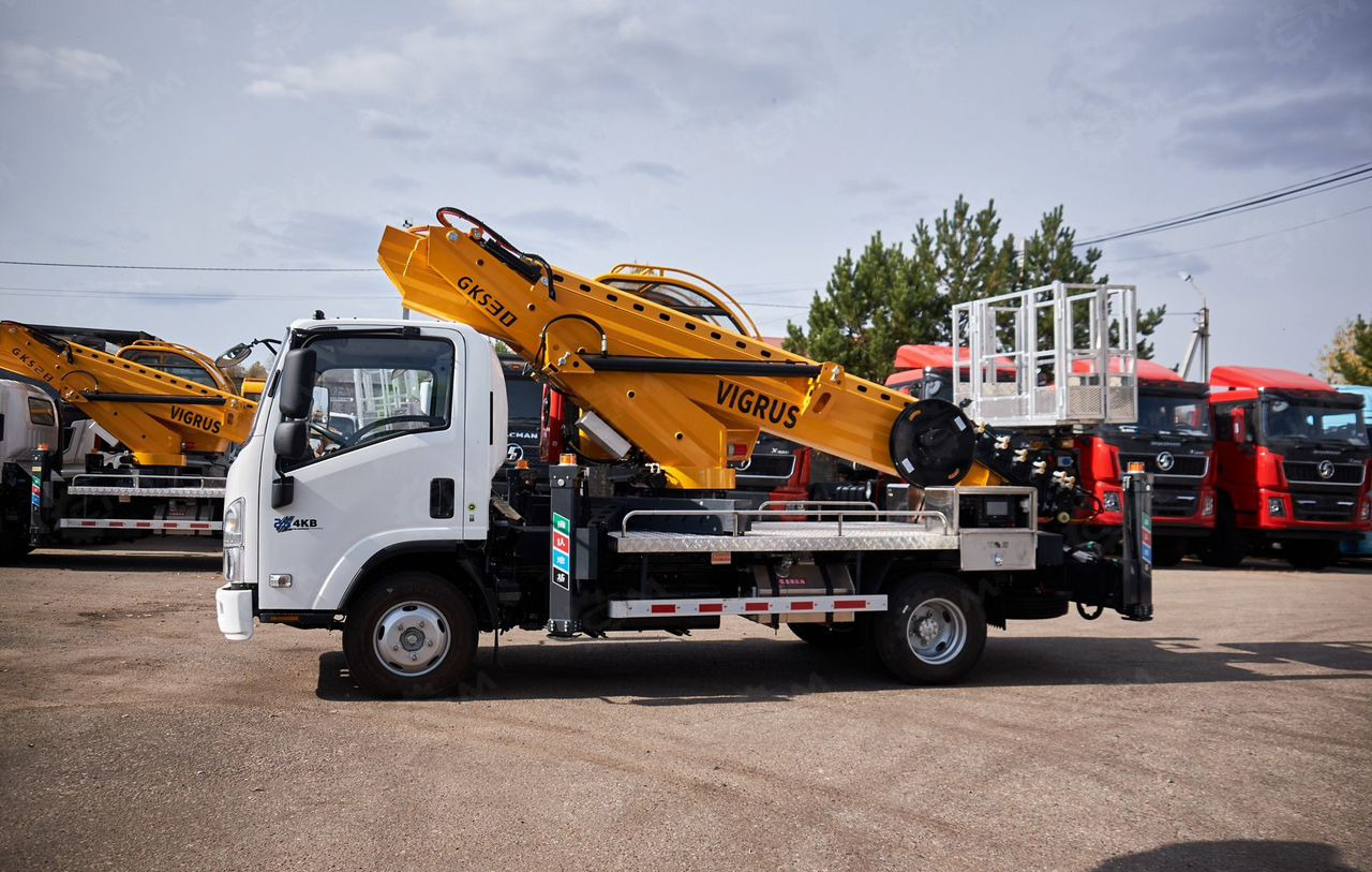 Новый Грузовик с подъемником Isuzu Elf: фото 22 Новый Грузовик с подъемником Isuzu Elf: фото 22