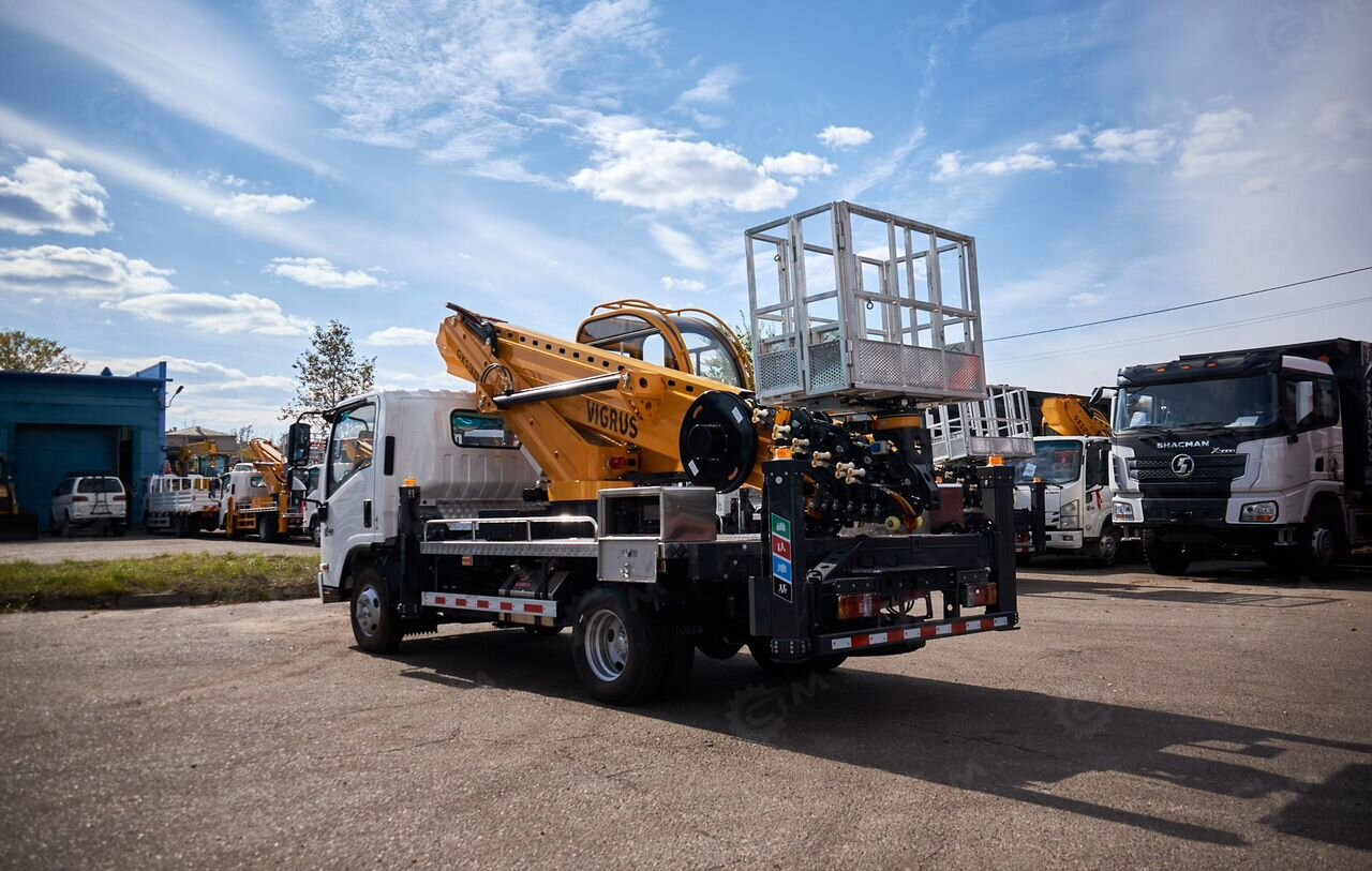 Новый Грузовик с подъемником Isuzu Elf: фото 24 Новый Грузовик с подъемником Isuzu Elf: фото 24