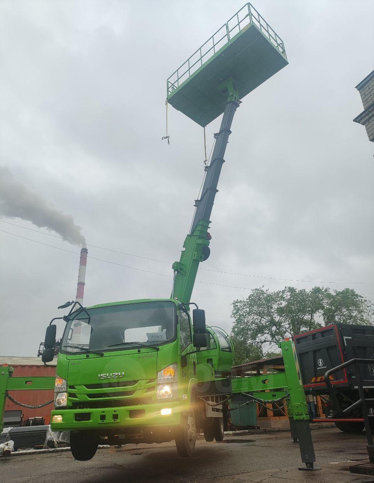 Isuzu Elf - Грузовик с подъемником: фото 3 Isuzu Elf - Грузовик с подъемником: фото 3