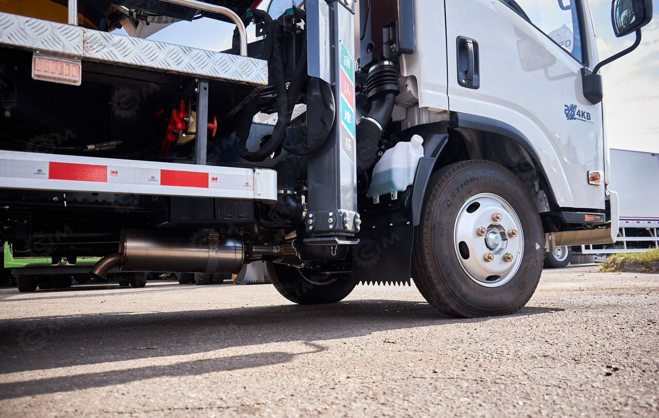 Новый Грузовик с подъемником Isuzu Elf: фото 12 Новый Грузовик с подъемником Isuzu Elf: фото 12