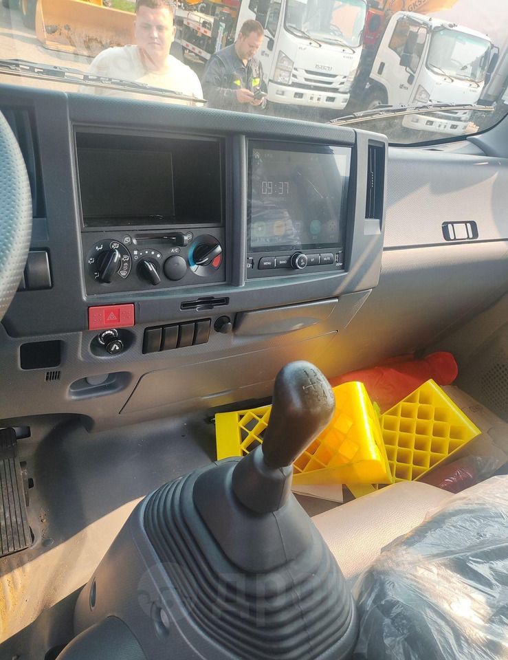 Новый Грузовик бортовой/ Платформа, Автоманипулятор Isuzu Elf: фото 10