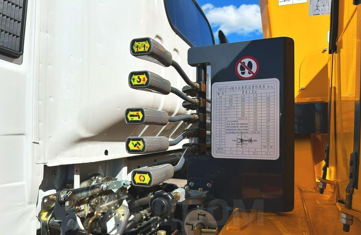 Новый Грузовик бортовой/ Платформа, Автоманипулятор Isuzu Elf: фото 16