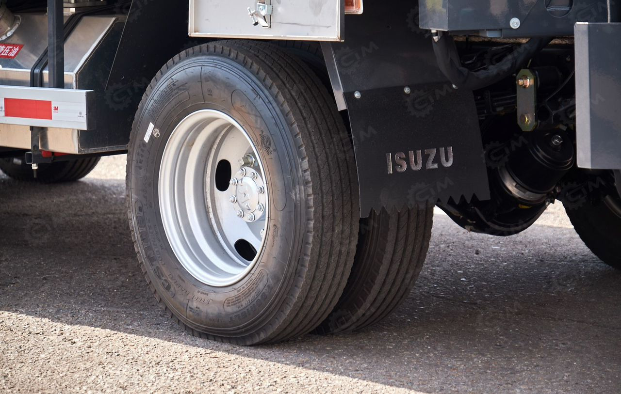 Новый Грузовик с подъемником Isuzu Elf: фото 27 Новый Грузовик с подъемником Isuzu Elf: фото 27
