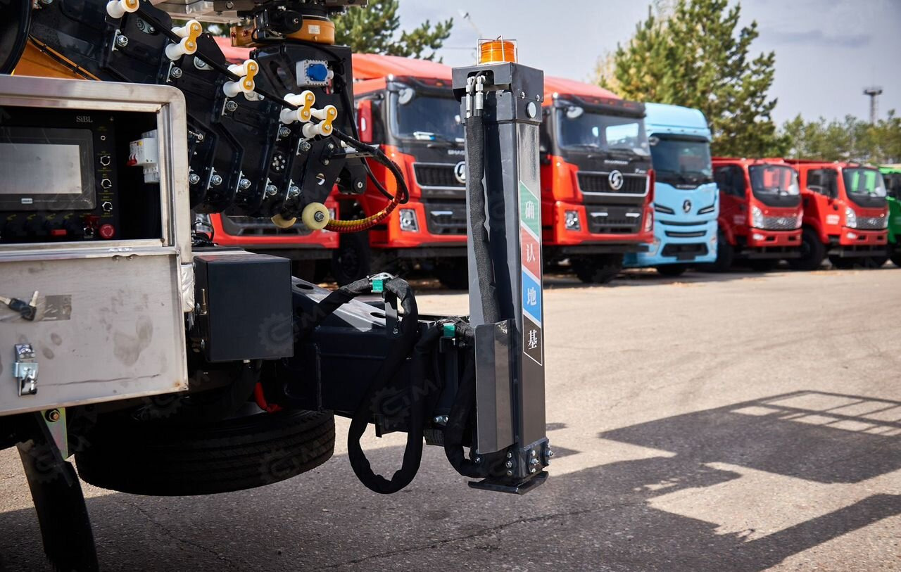 Новый Грузовик с подъемником Isuzu Elf: фото 29 Новый Грузовик с подъемником Isuzu Elf: фото 29