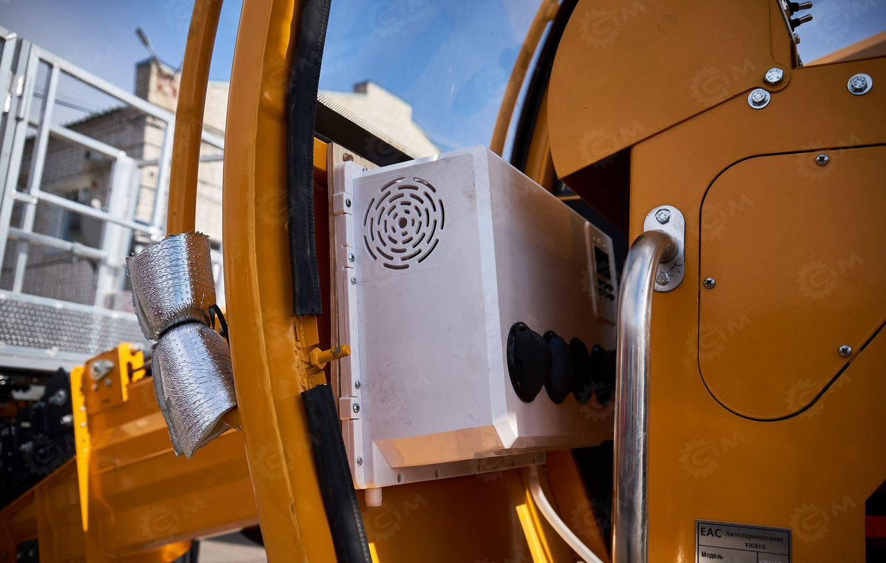 Новый Грузовик с подъемником Isuzu Elf: фото 8 Новый Грузовик с подъемником Isuzu Elf: фото 8