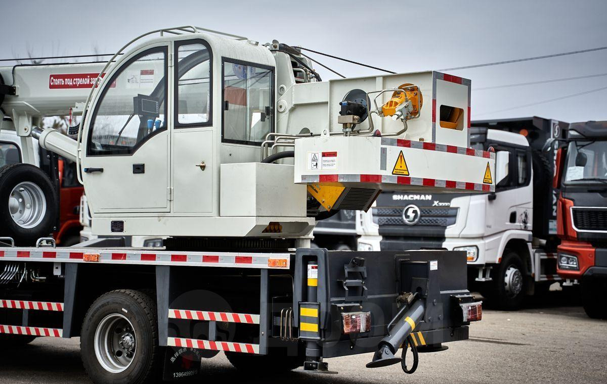 Isuzu Elf - Мобильный кран: фото 3 Isuzu Elf - Мобильный кран: фото 3
