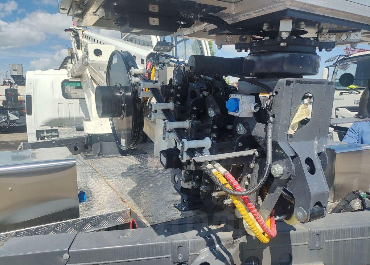 Новый Грузовик с подъемником Isuzu Elf: фото 9