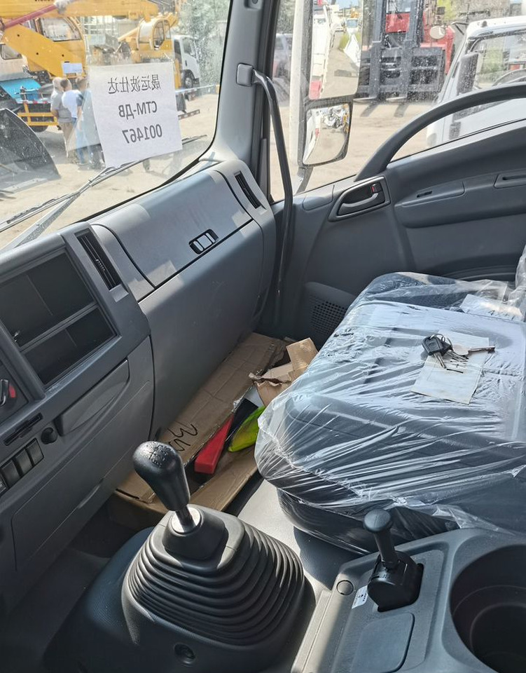 Новый Грузовик бортовой/ Платформа, Автоманипулятор Isuzu Giga (C-series): фото 15