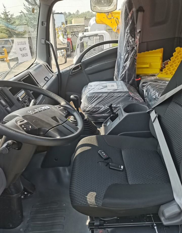 Новый Грузовик бортовой/ Платформа, Автоманипулятор Isuzu Giga (C-series): фото 11