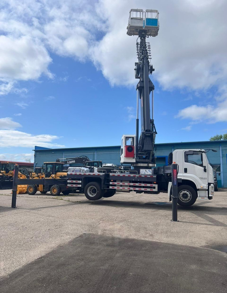 Новый Грузовик с подъемником Isuzu Giga: фото 8