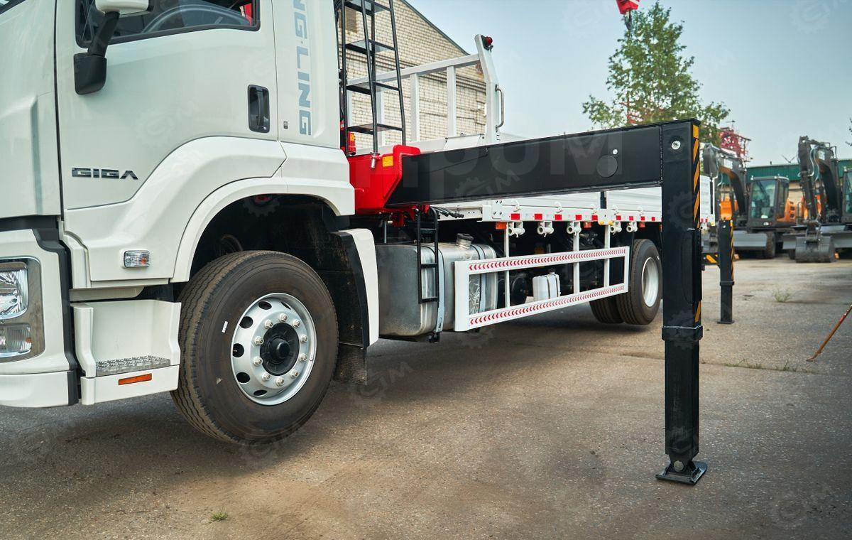 Новый Грузовик бортовой/ Платформа, Автоманипулятор Isuzu Giga: фото 24